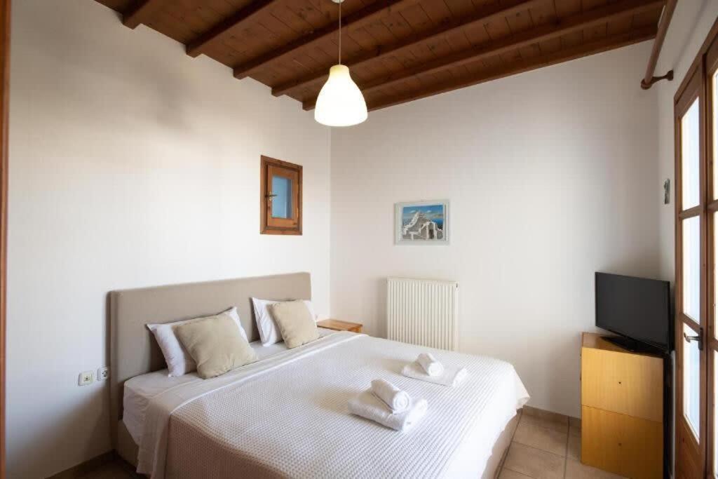 Mykonos Elegance 2-bedroom Escape In Psarou